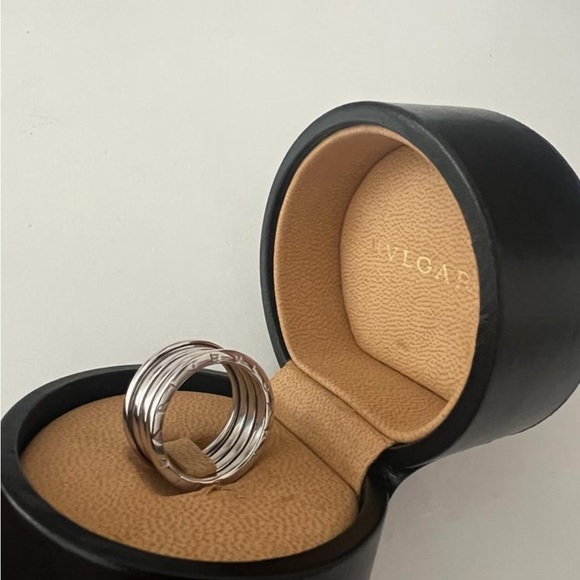 Like new, size 7 silver - Picture 4 of 4